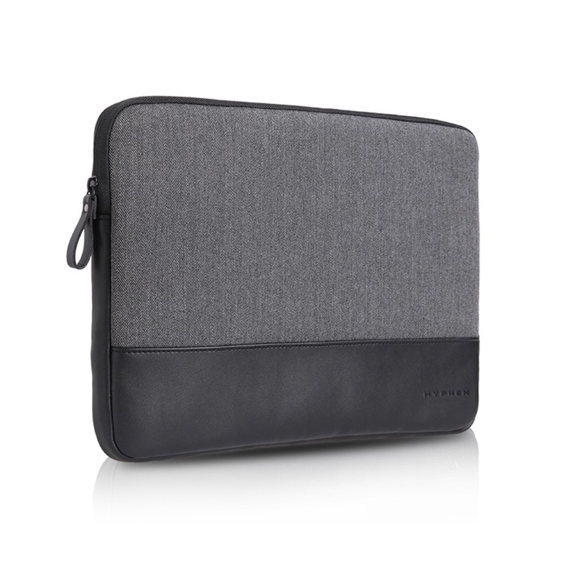 HYPHEN Esse Sleeve Black Fits Laptop Up To 13.3-Inch