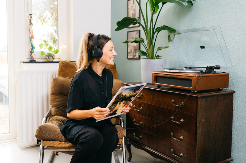 Lenco LS-430BN Turntable With Built-In Speakers Brown